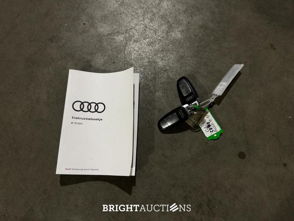 Audi e-tron 55 Quattro 95 kWh 360pk 2019 (Origineel-NL), G-426-HT