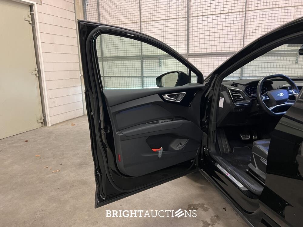 Audi Q4 Sportback e-tron 40 Launch edition S Competition 77 kWh 204pk 2021 (Origineel-NL), N-622-TH
