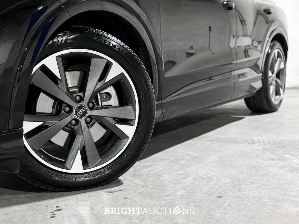 Audi Q4 Sportback e-tron 40 Launch edition S Competition 77 kWh 204pk 2021 (Origineel-NL), N-622-TH
