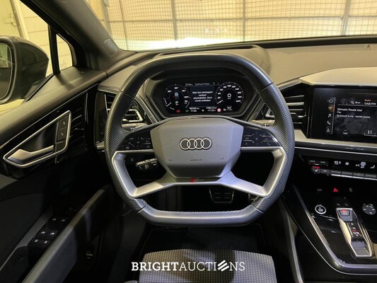 Audi Q4 Sportback e-tron 40 Launch edition S Competition 77 kWh 204pk 2021 (Origineel-NL), N-622-TH