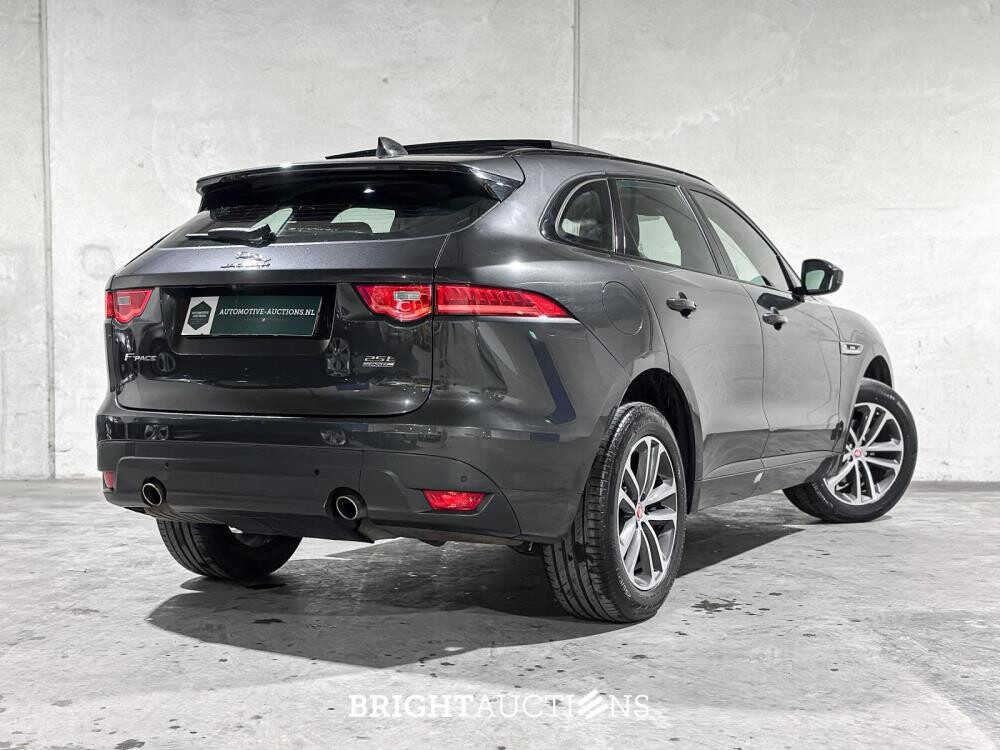 Jaguar F-PACE 2.0t AWD Portfolio 250pk 2019 (Origineel-NL), XH-556-V