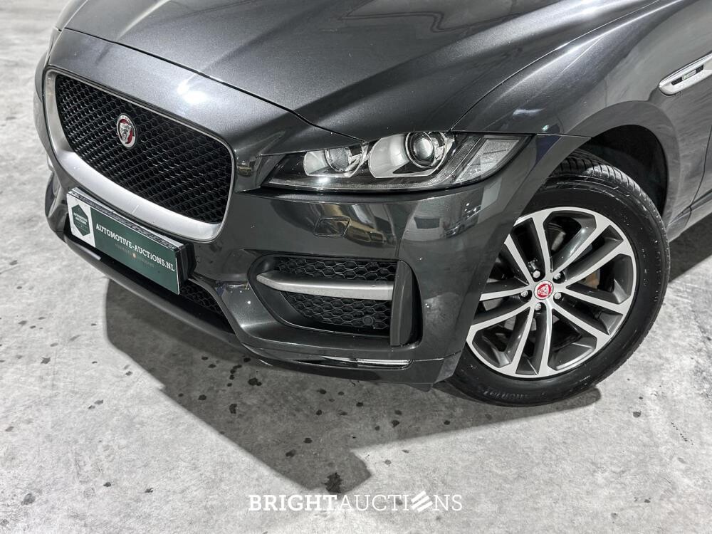 Jaguar F-PACE 2.0t AWD Portfolio 250pk 2019 (Origineel-NL), XH-556-V