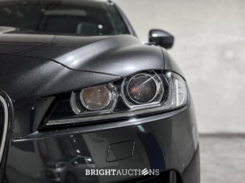 Jaguar F-PACE 2.0t AWD Portfolio 250pk 2019 (Origineel-NL), XH-556-V