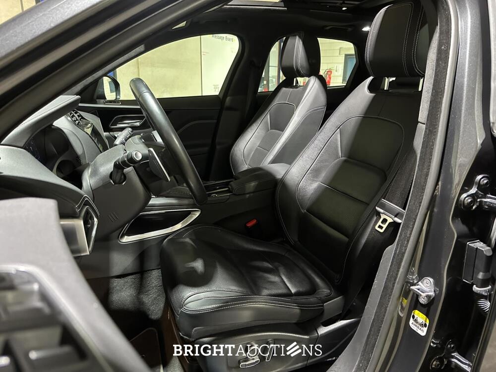 Jaguar F-PACE 2.0t AWD Portfolio 250pk 2019 (Origineel-NL), XH-556-V