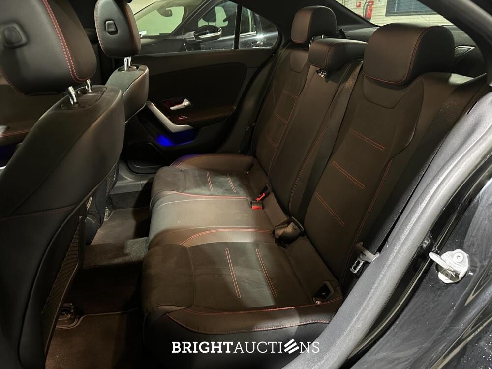 Mercedes-Benz A180 Limousine Premium Plus 136pk 2020, R-276-VV