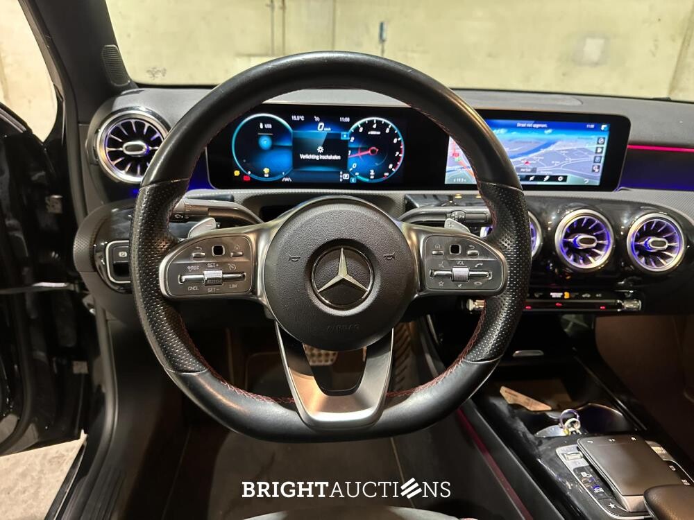 Mercedes-Benz A180 Limousine Premium Plus 136pk 2020, R-276-VV