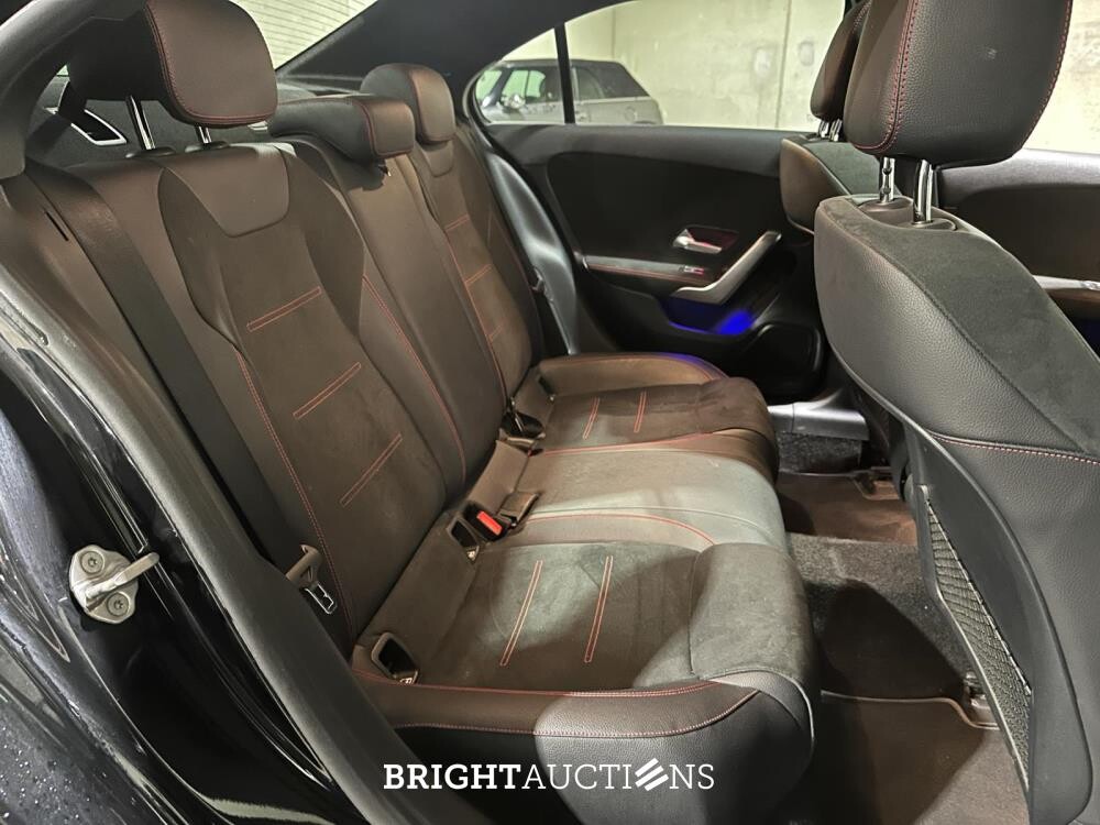 Mercedes-Benz A180 Limousine Premium Plus 136pk 2020, R-276-VV