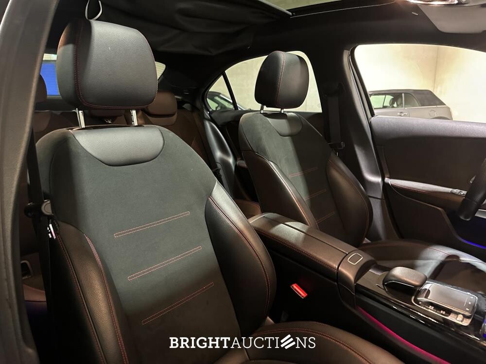 Mercedes-Benz A180 Limousine Premium Plus 136pk 2020, R-276-VV