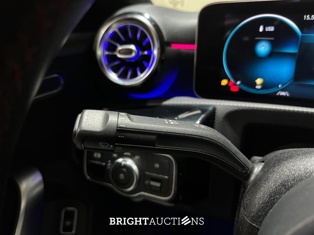 Mercedes-Benz A180 Limousine Premium Plus 136pk 2020, R-276-VV