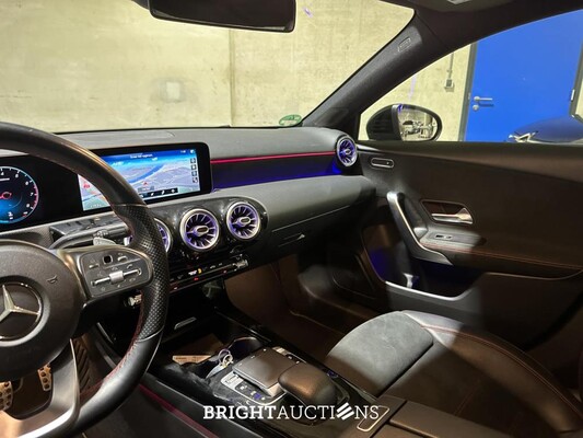 Mercedes-Benz A180 Limousine Premium Plus 136pk 2020, R-276-VV