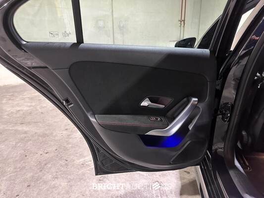 Mercedes-Benz A180 Limousine Premium Plus 136pk 2020, R-276-VV