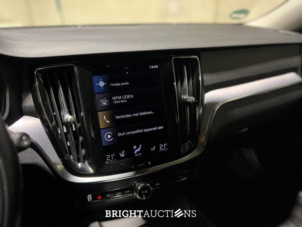 Volvo V60 2.0 B3 Momentum 163pk 2021 (Origineel-NL), K-658-LG