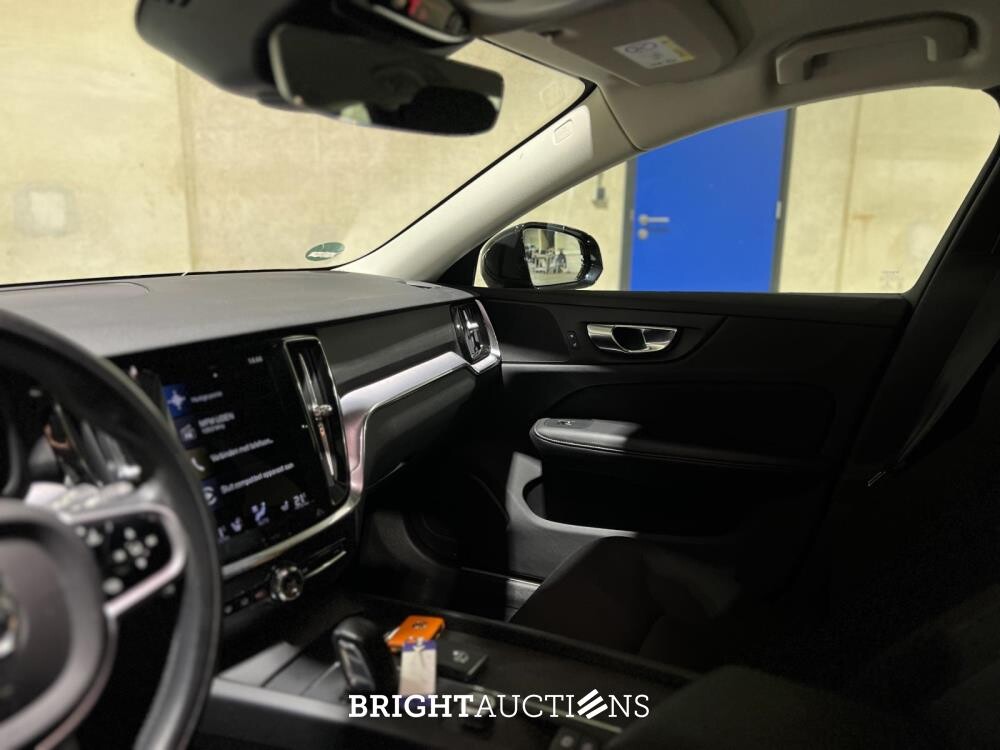 Volvo V60 2.0 B3 Momentum 163pk 2021 (Origineel-NL), K-658-LG