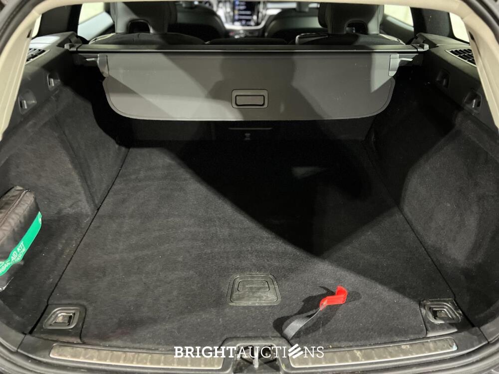 Volvo V60 2.0 B3 Momentum 163pk 2021 (Origineel-NL), K-658-LG