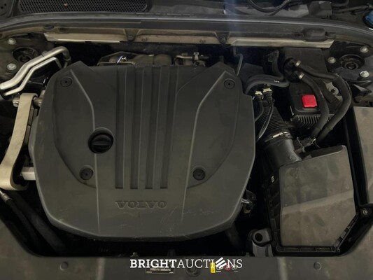Volvo V60 2.0 B3 Momentum 163pk 2021 (Origineel-NL) K-658-LG