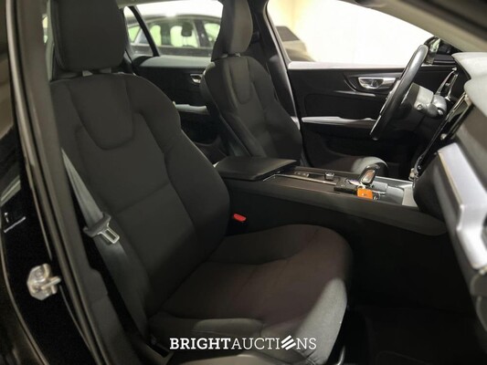 Volvo V60 2.0 B3 Momentum 163pk 2021 (Origineel-NL) K-658-LG
