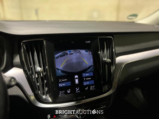 Volvo V60 2.0 B3 Momentum 163pk 2021 (Origineel-NL) K-658-LG