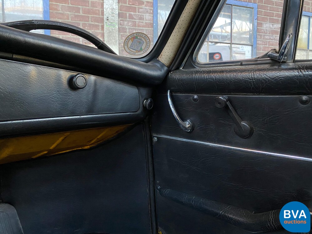 Volkswagen Karmann Ghia TC 1975 65pk, 77-YD-77