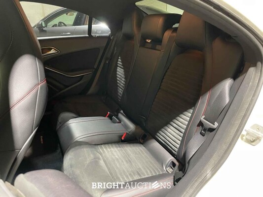 Mercedes-Benz CLA200 AMG Ambition 156pk 2013 (Origineel-NL), 6-KPV-78
