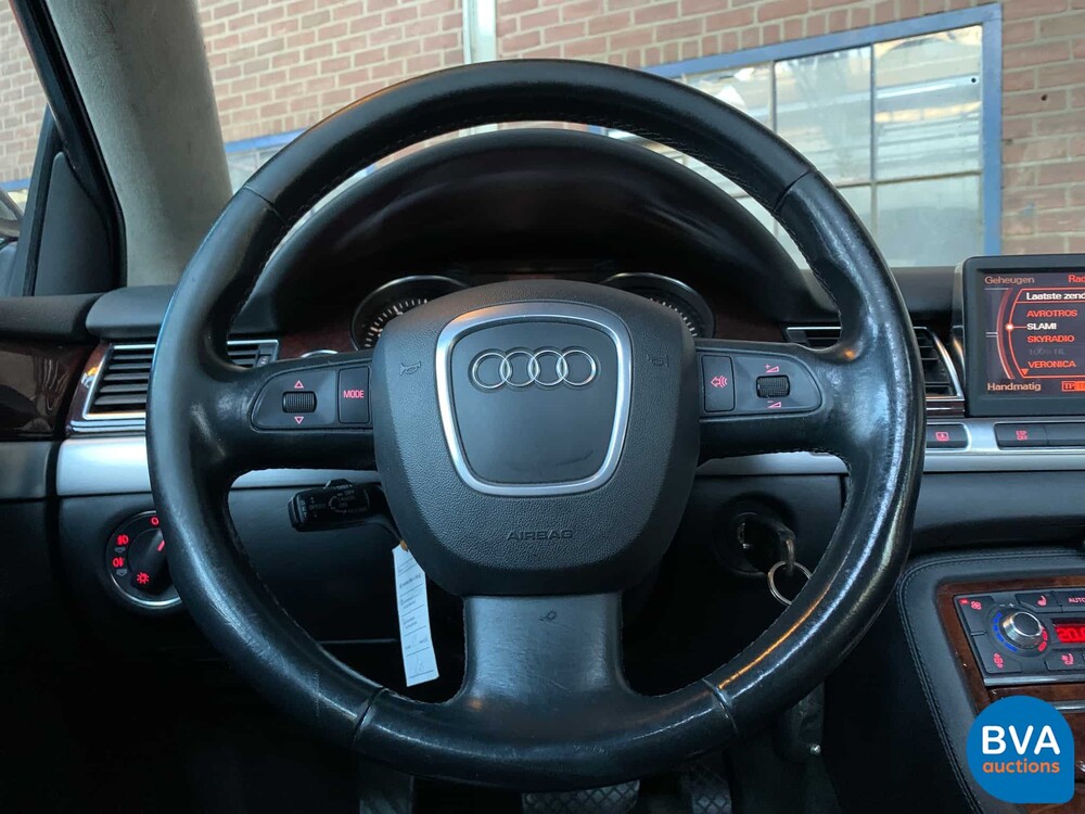 Audi A8 Lang 6.0 W12 Quattro Pro line 450pk 2004, 69-RD-NX