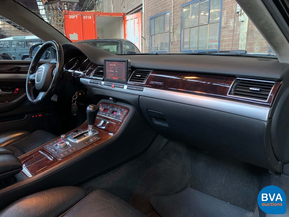 Audi A8 Lang 6.0 W12 Quattro Pro line 450pk 2004, 69-RD-NX