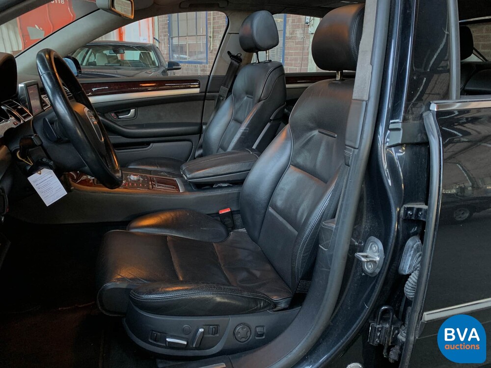 Audi A8 Lang 6.0 W12 Quattro Pro line 450pk 2004, 69-RD-NX
