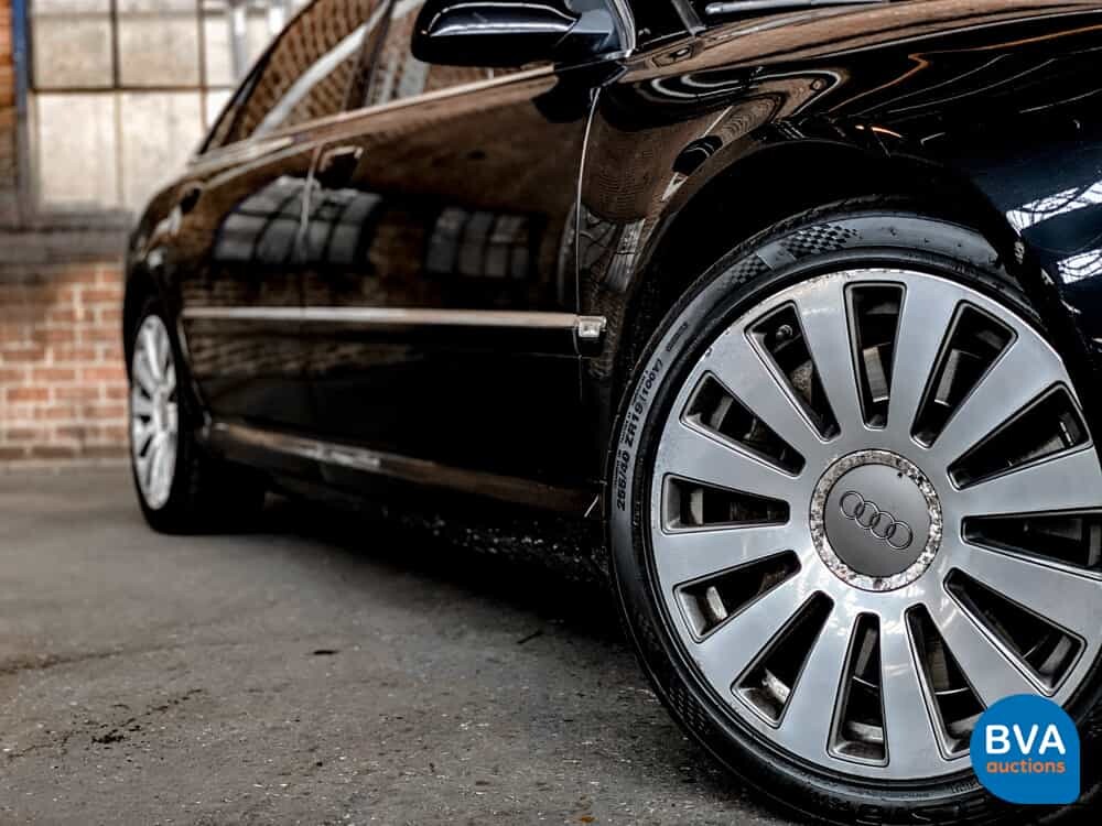 Audi A8 Lang 6.0 W12 Quattro Pro line 450pk 2004, 69-RD-NX