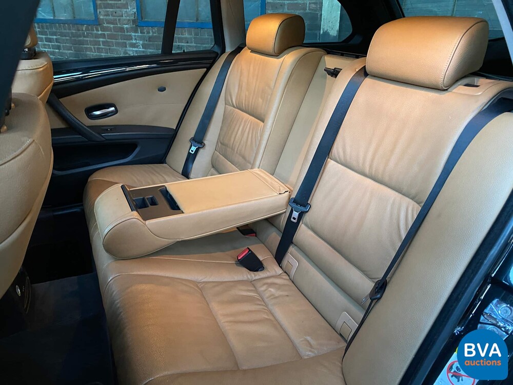 BMW 5-serie Touring 525i Business Line 218pk 2008, 24-ZL-BD