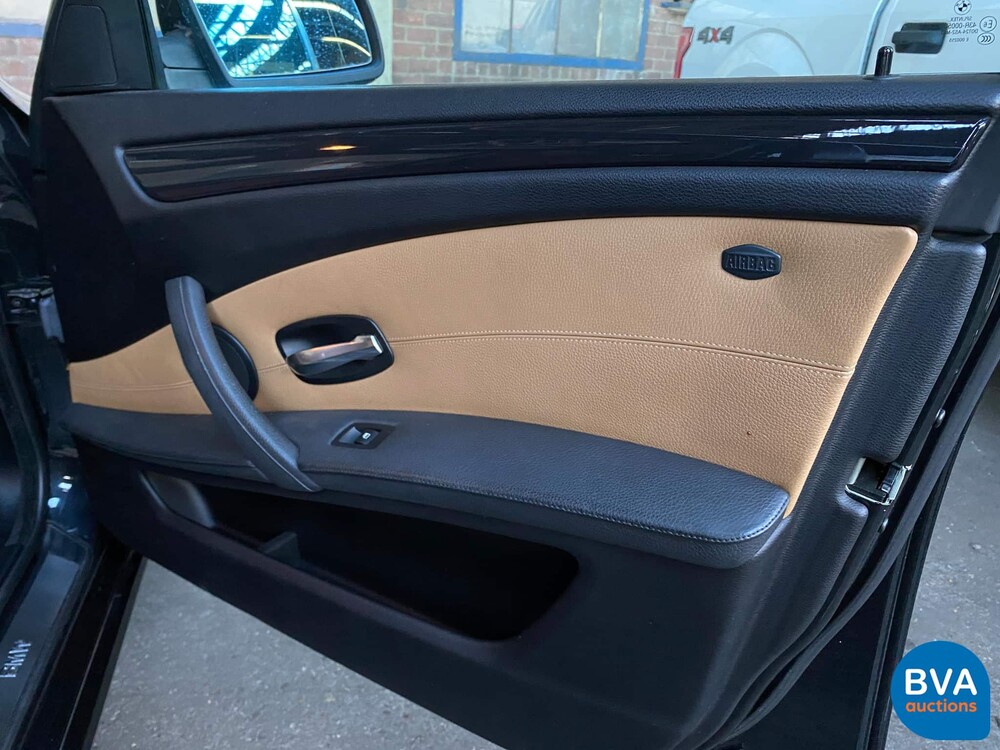 BMW 5-serie Touring 525i Business Line 218pk 2008, 24-ZL-BD