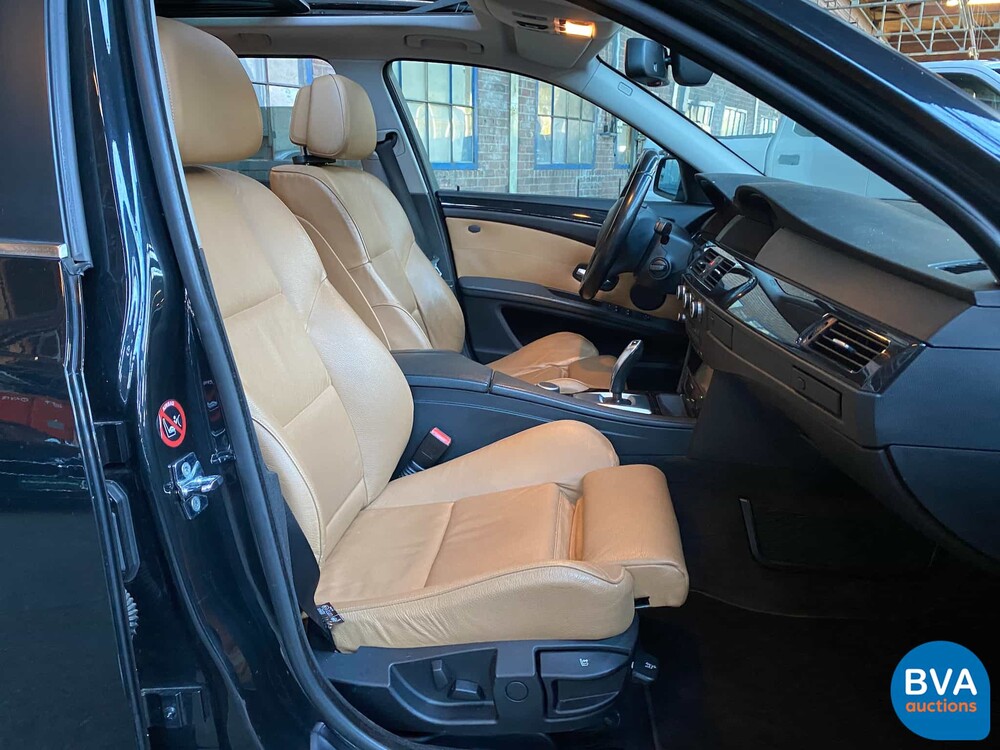 BMW 5-serie Touring 525i Business Line 218pk 2008, 24-ZL-BD