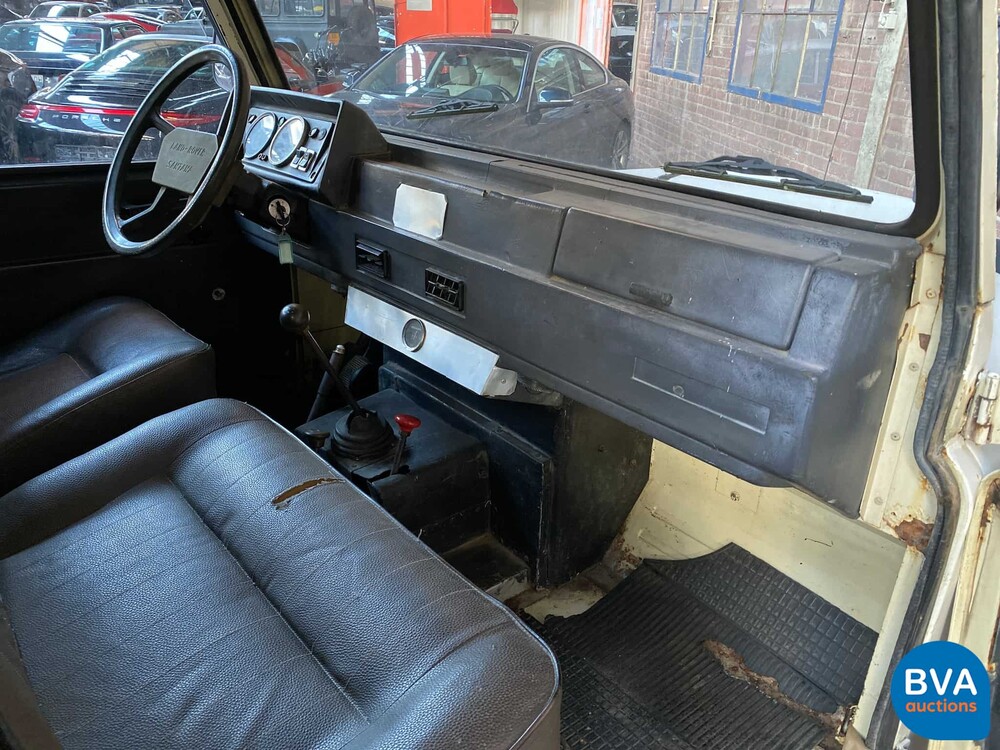 Land Rover Defender Tipper Santana 110hp 1985.