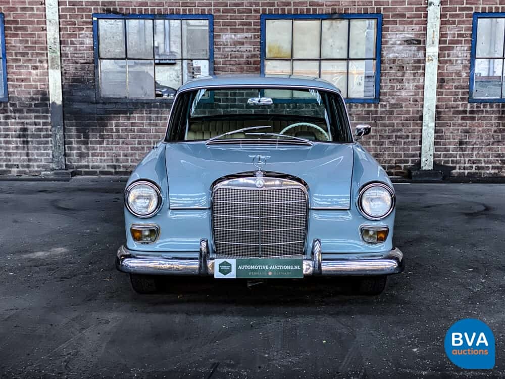 Mercedes-Benz 230 W110 Sedan 120pk 1966, DE-24-94