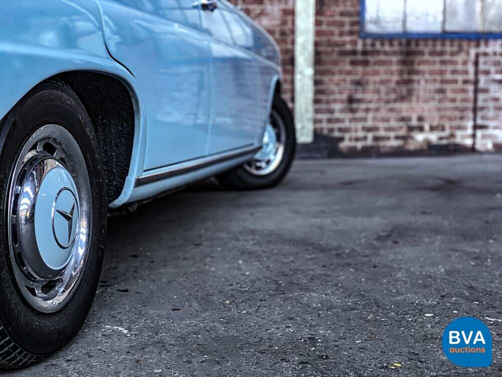 Mercedes-Benz 230 W110 Sedan 120pk 1966, DE-24-94