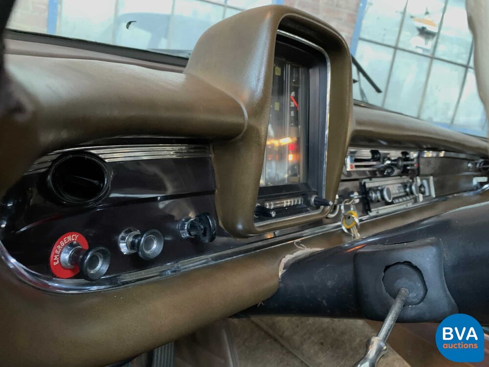 Mercedes-Benz 230 W110 Sedan 120pk 1966, DE-24-94