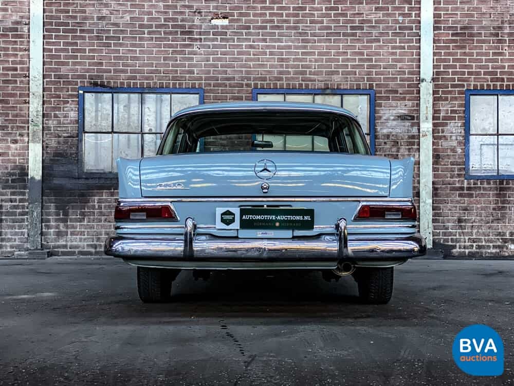 Mercedes-Benz 230 W110 Sedan 120pk 1966, DE-24-94