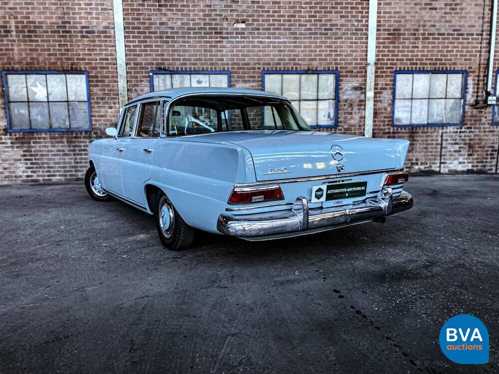 Mercedes-Benz 230 W110 Sedan 120pk 1966, DE-24-94