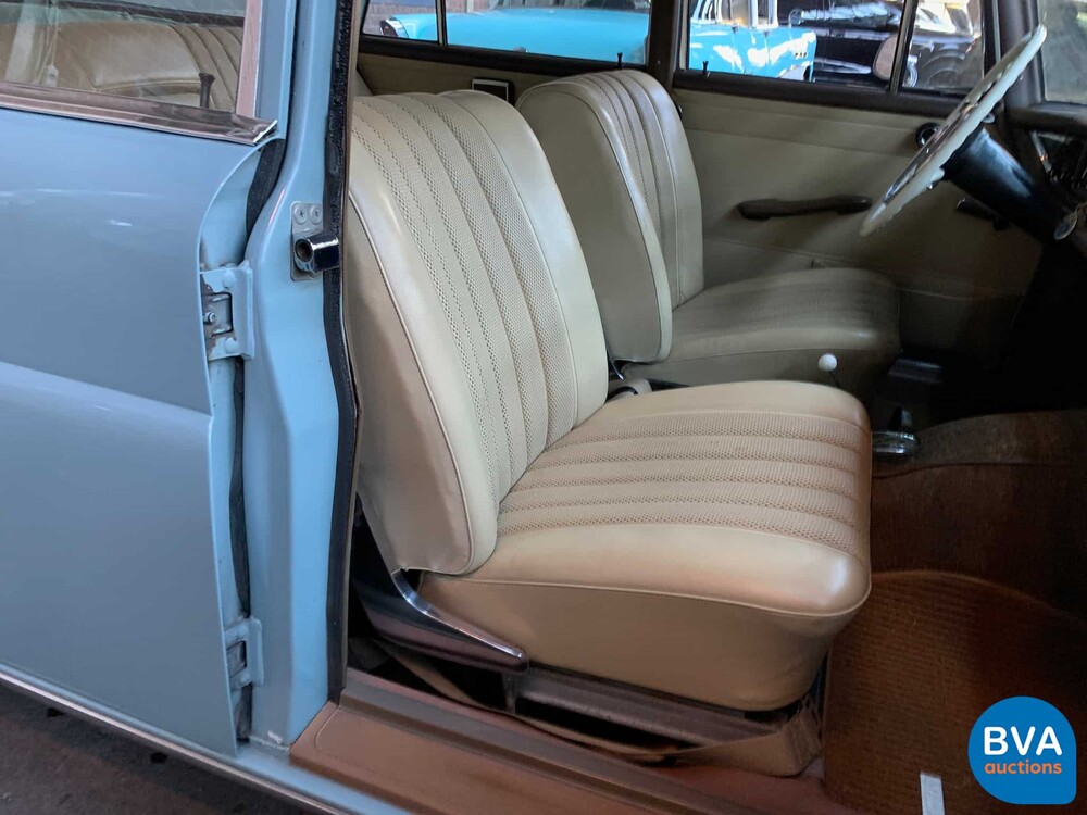 Mercedes-Benz 230 W110 Sedan 120pk 1966, DE-24-94