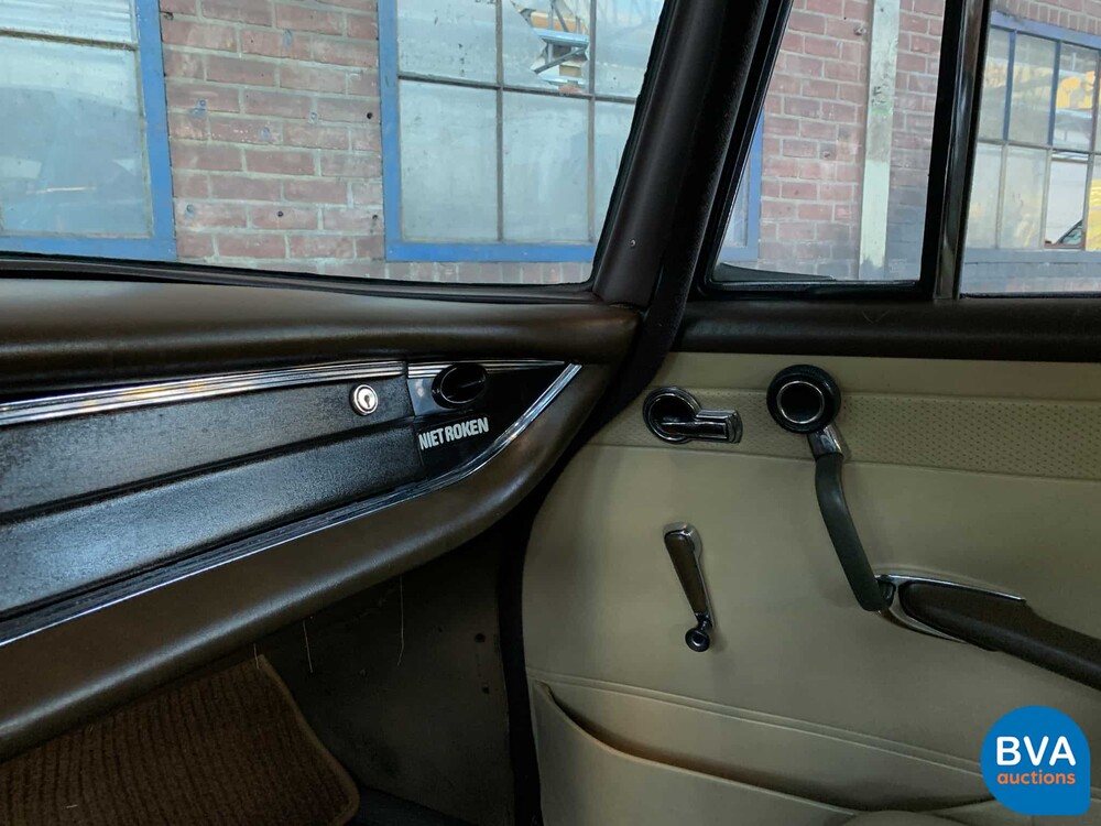 Mercedes-Benz 230 W110 Sedan 120pk 1966, DE-24-94