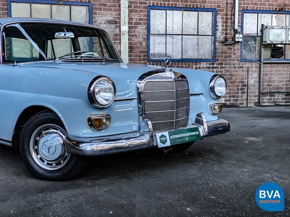 Mercedes-Benz 230 W110 Sedan 120pk 1966, DE-24-94