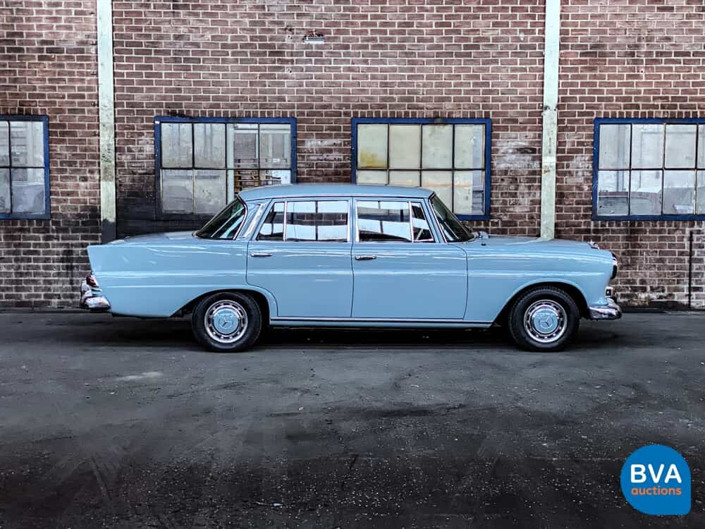 Mercedes-Benz 230 W110 Sedan 120pk 1966, DE-24-94