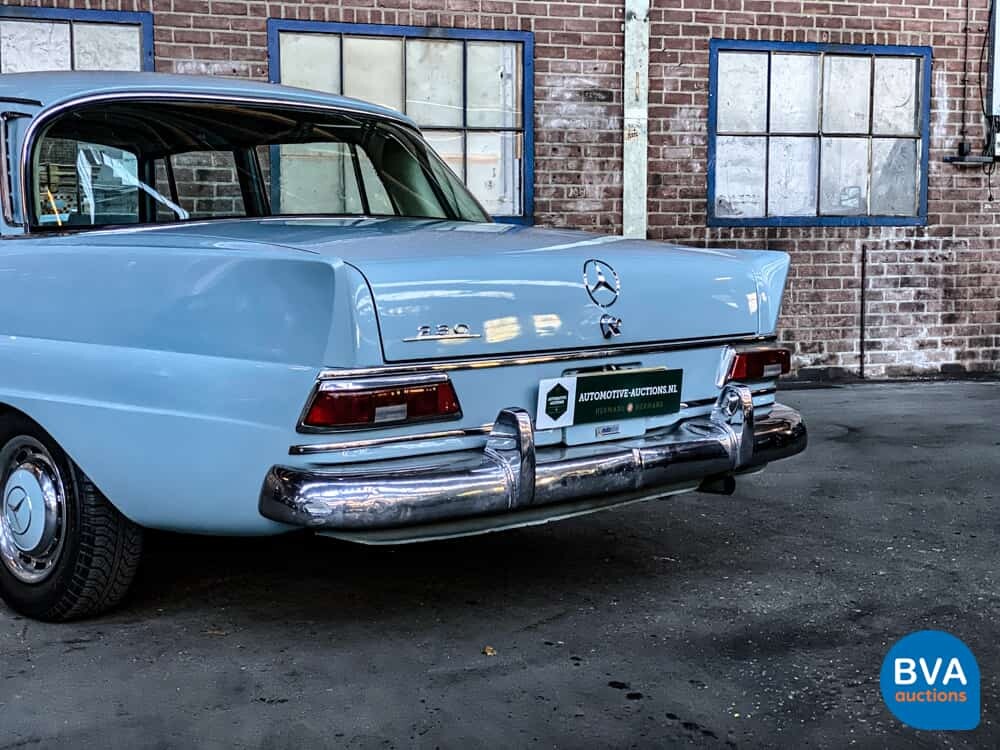 Mercedes-Benz 230 W110 Sedan 120pk 1966, DE-24-94