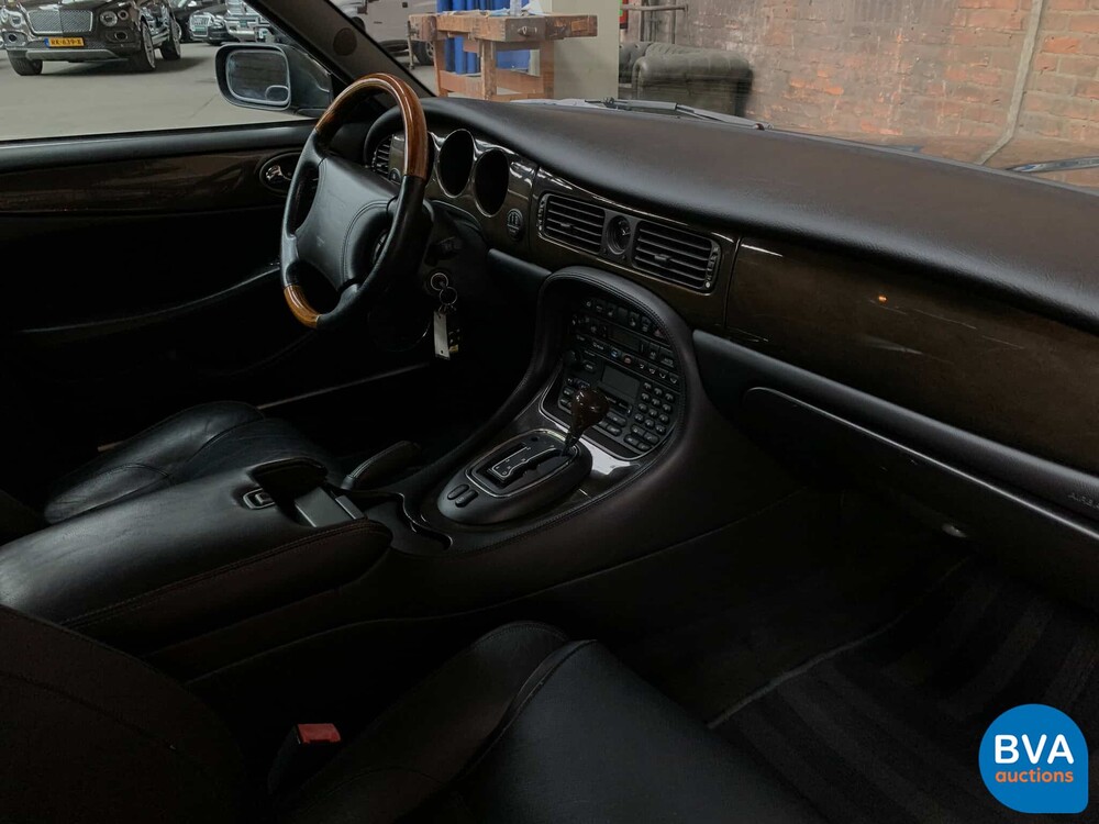 Jaguar XJR V8 363pk 1998