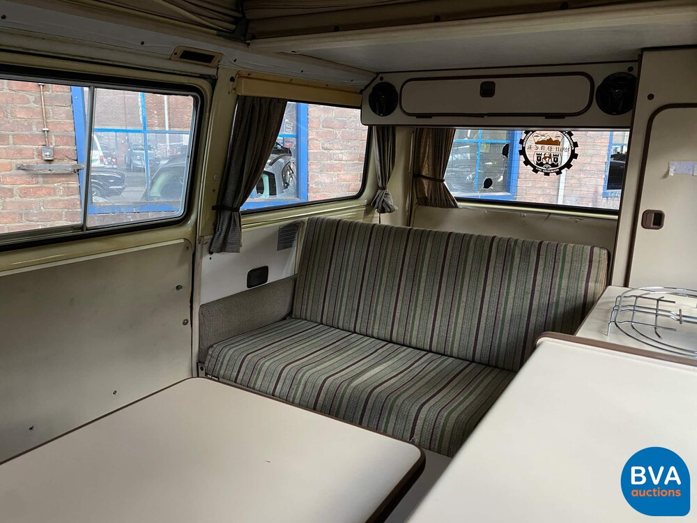 Volkswagen T3 Westfalia Camper Transporter 1982, J-680-JT