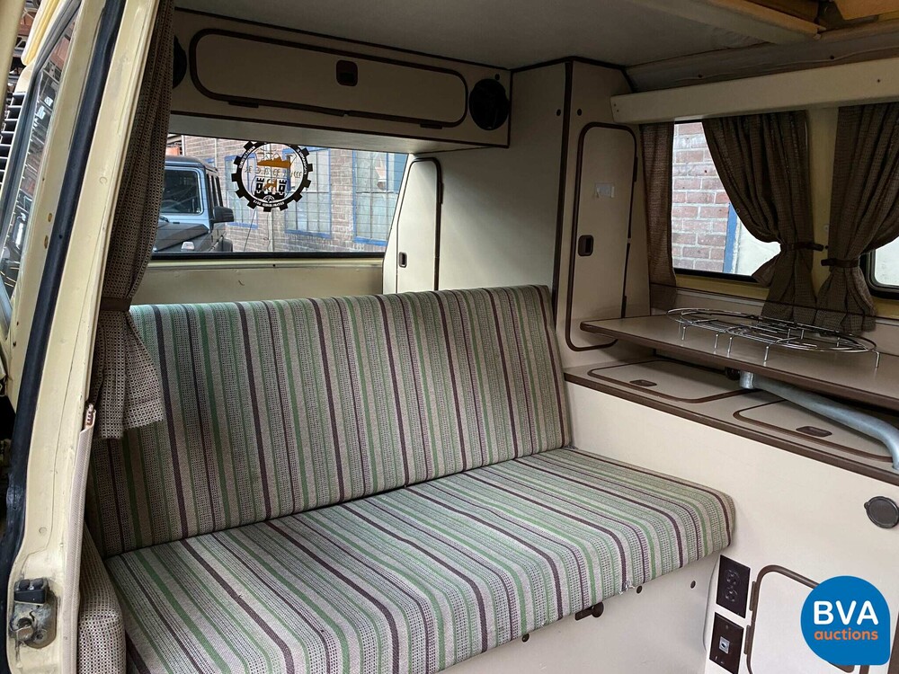 Volkswagen T3 Westfalia Camper Transporter 1982, J-680-JT