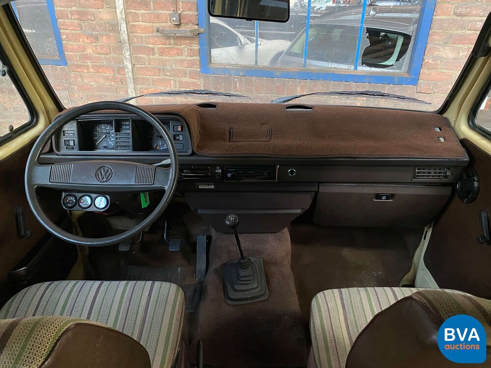 Volkswagen T3 Westfalia Camper Transporter 1982, J-680-JT