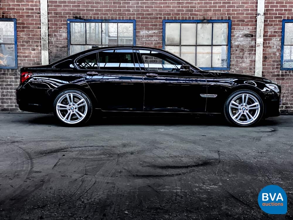 BMW 750d xDrive M-Sport Shadowline 7er 381PS 2015 -Org. NL-, GZ-666-K.