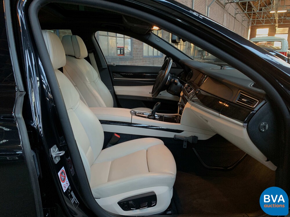 BMW 750d xDrive M-Sport Shadowline 7er 381PS 2015 -Org. NL-, GZ-666-K.