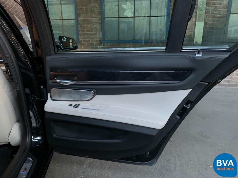 BMW 750d xDrive M-Sport Shadowline 7er 381PS 2015 -Org. NL-, GZ-666-K.