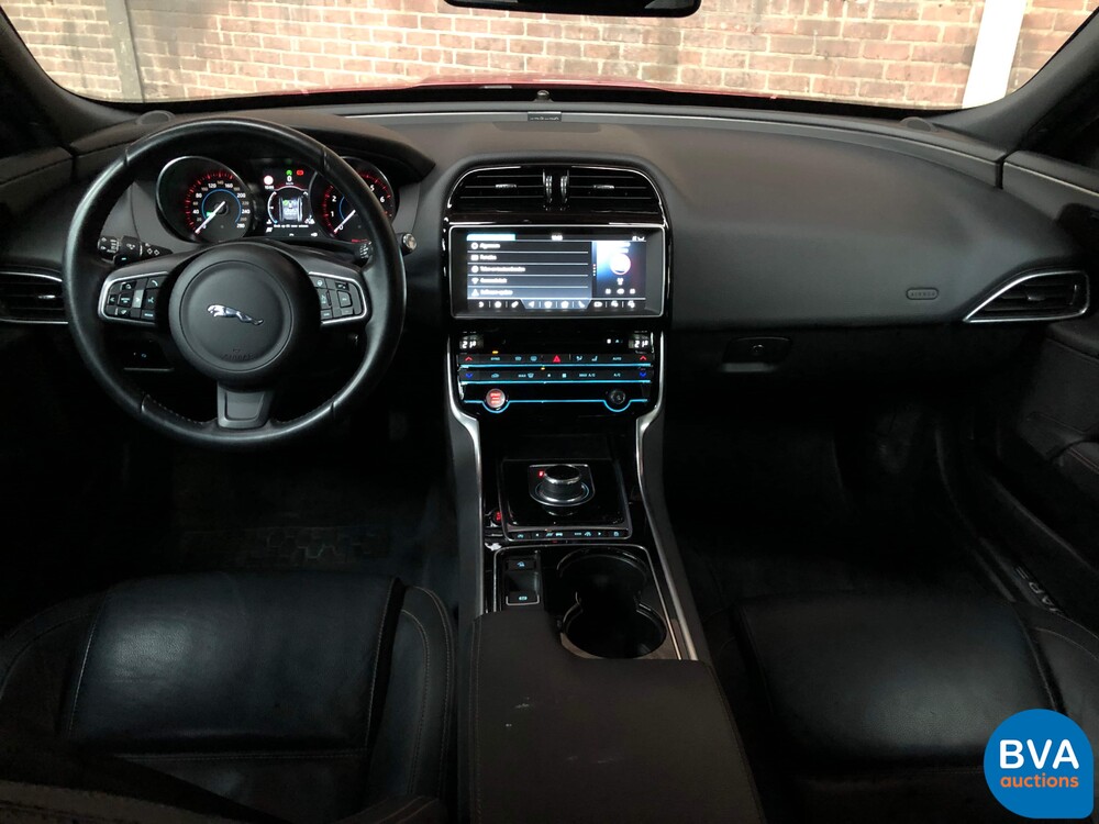 Jaguar XE 25t 241hp Portfolio R-Sport 2016, XJ-055-X.