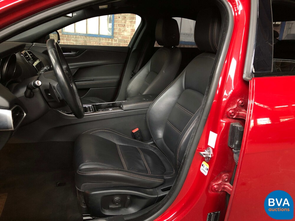 Jaguar XE 25t 241hp Portfolio R-Sport 2016, XJ-055-X.